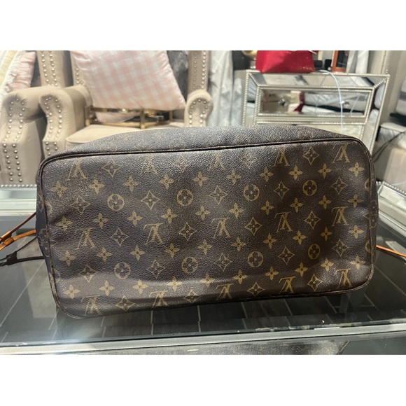 Authentic Louis vutton gm - Picture 8 of 8